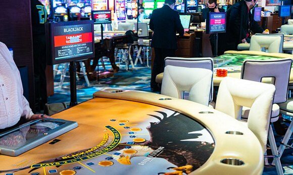 How do you become a casino dealer in Australia?