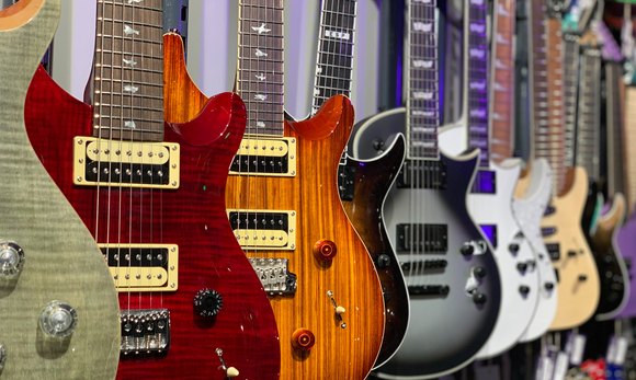 Choosing Your First Electric Guitar: A Beginner’s Guide