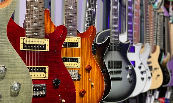 Choosing Your First Electric Guitar: A Beginner’s Guide