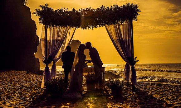 3 Less-Than-Traditional Touches to Consider For Your Wedding