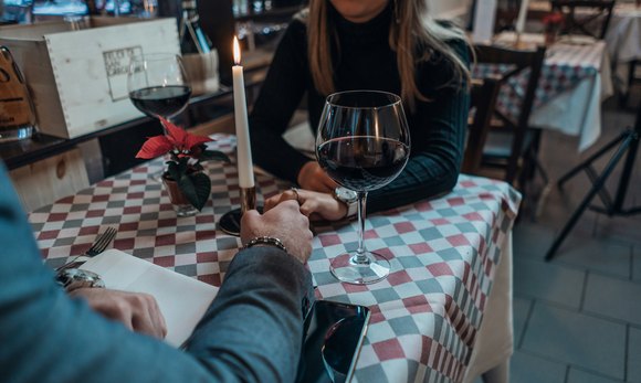 Understanding Australian Women's Attraction to Dating Older Men