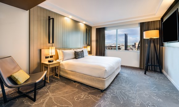 Stay at PARKROYAL Darling Harbour during Sydney Film Festival & Vivid