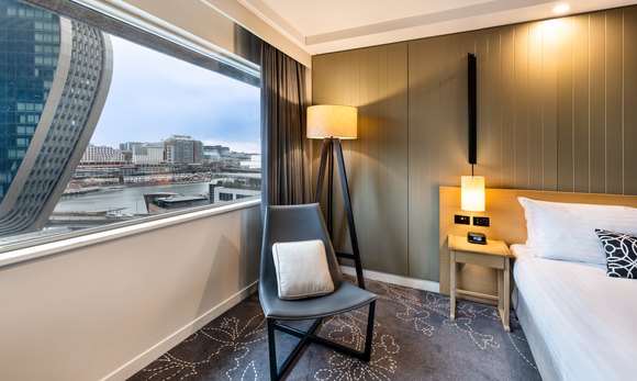 Stay at PARKROYAL Darling Harbour during Sydney Film Festival & Vivid