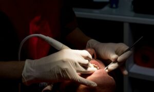 Handling Dental Emergencies in Sydney – Cracks, Aches, and Abscesses